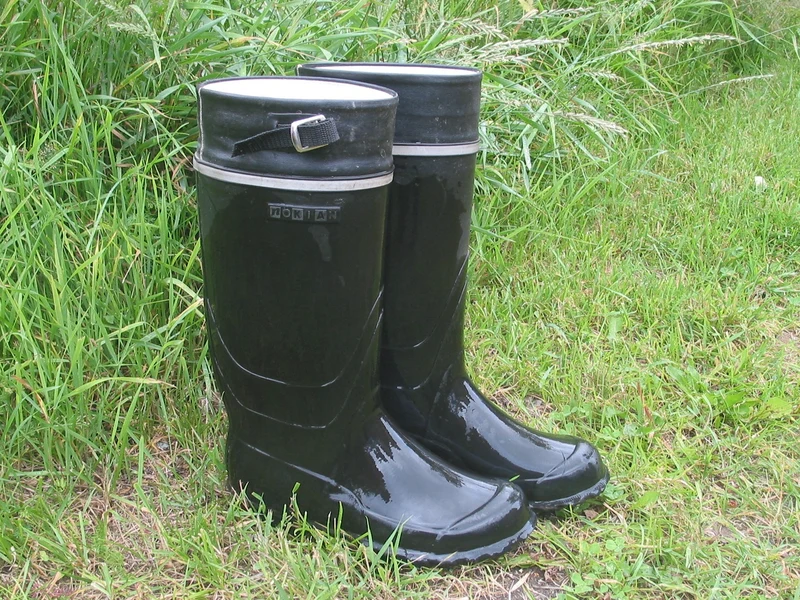 Botas de Jebe con Puntera y Plantillas Anticlavo