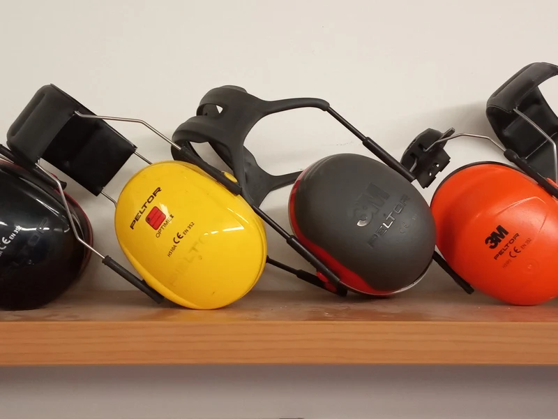 Orejeras de Copa para Casco y Tapones Auditivos