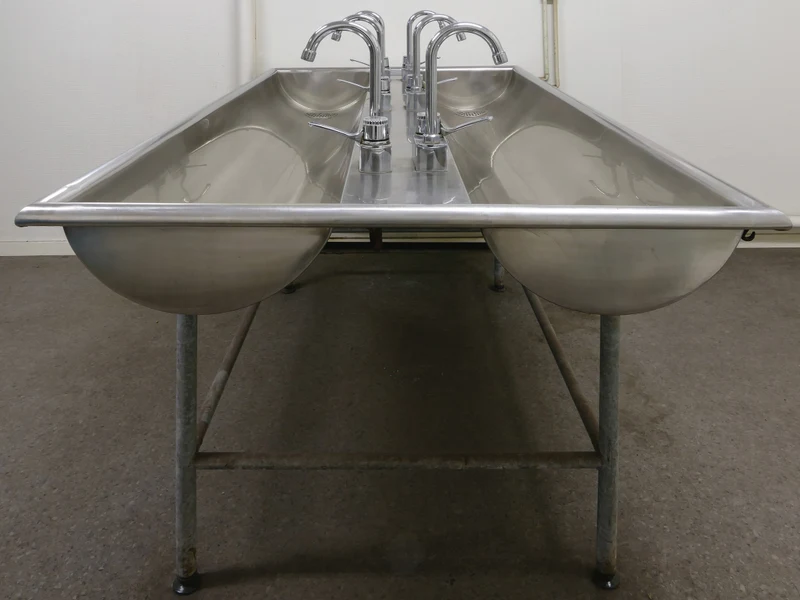 Mobiliario de Soporte, Cajoneras Móviles y Lockers Metálicos